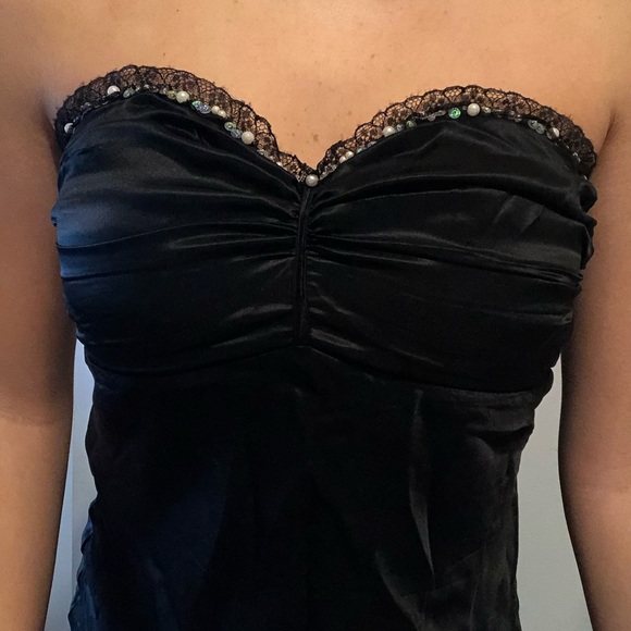 Junior’s Black Silk Strapless/Halter Top - Picture 2 of 4